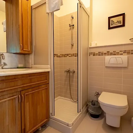 House With Terrace In Sultanahmet