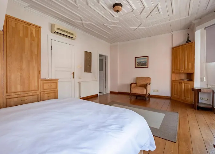 House With Terrace In Sultanahmet