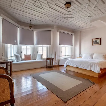 House With Terrace In Sultanahmet